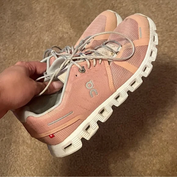On Running Cloud 5 Rose Shell Running Shoes Size 8 Women's - Picture 4 of 7